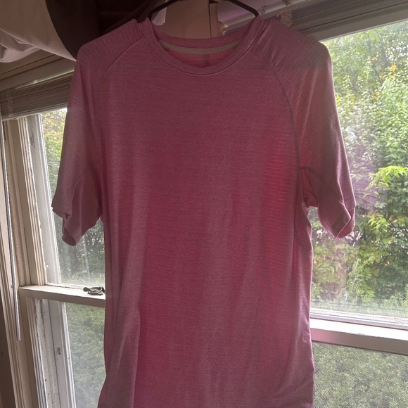Lulu lemon pink shirt - Picture 1 of 1
